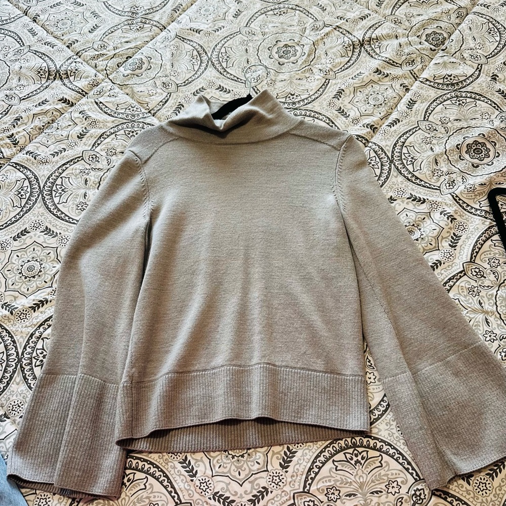 Chic Gray Turtleneck Sweater